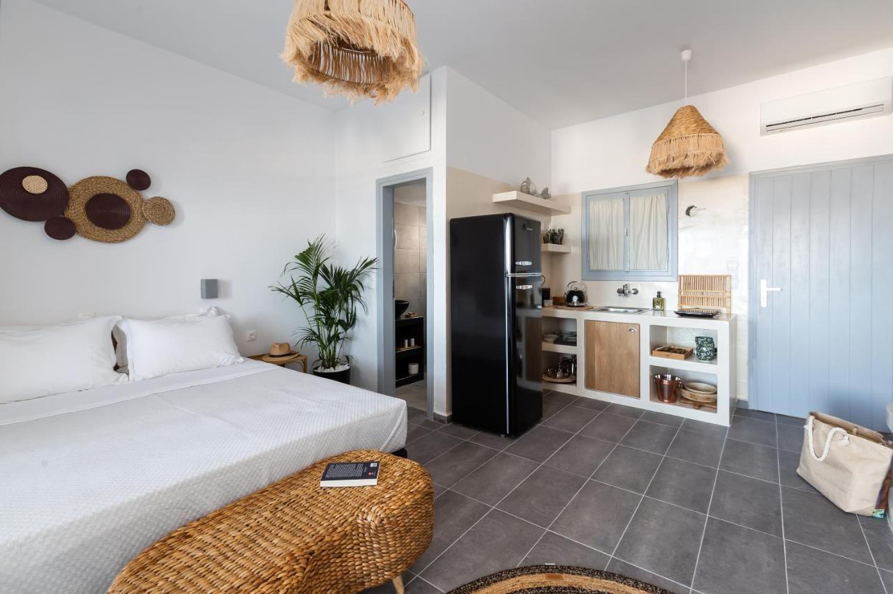 Divino Suites (Adults Only) ฟิรา ภายนอก รูปภาพ