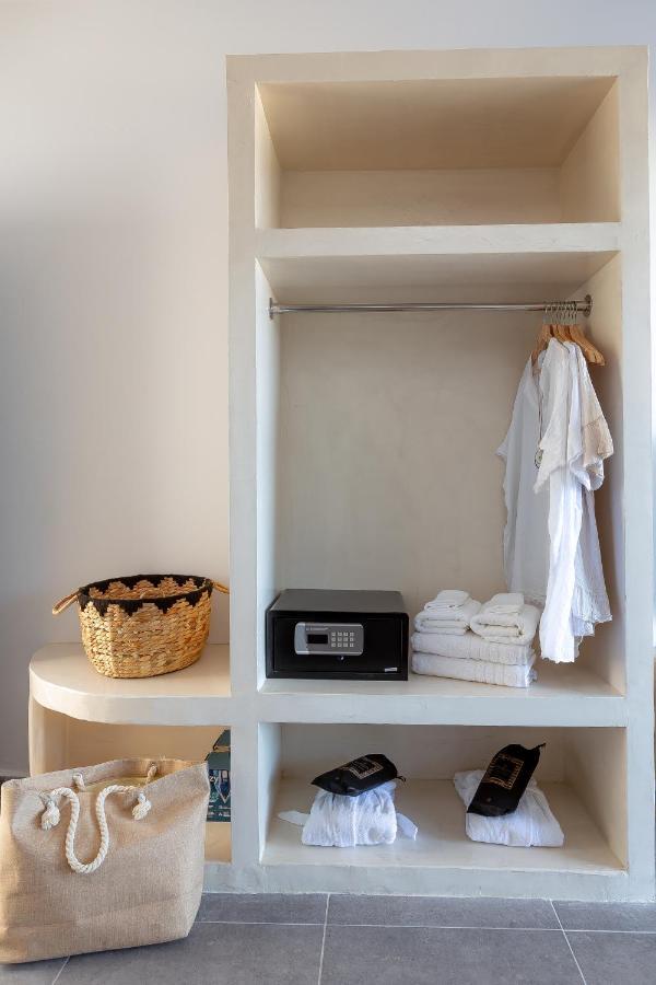 Divino Suites (Adults Only) ฟิรา ภายนอก รูปภาพ